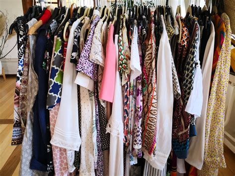 Second Hand Women's Clothing .